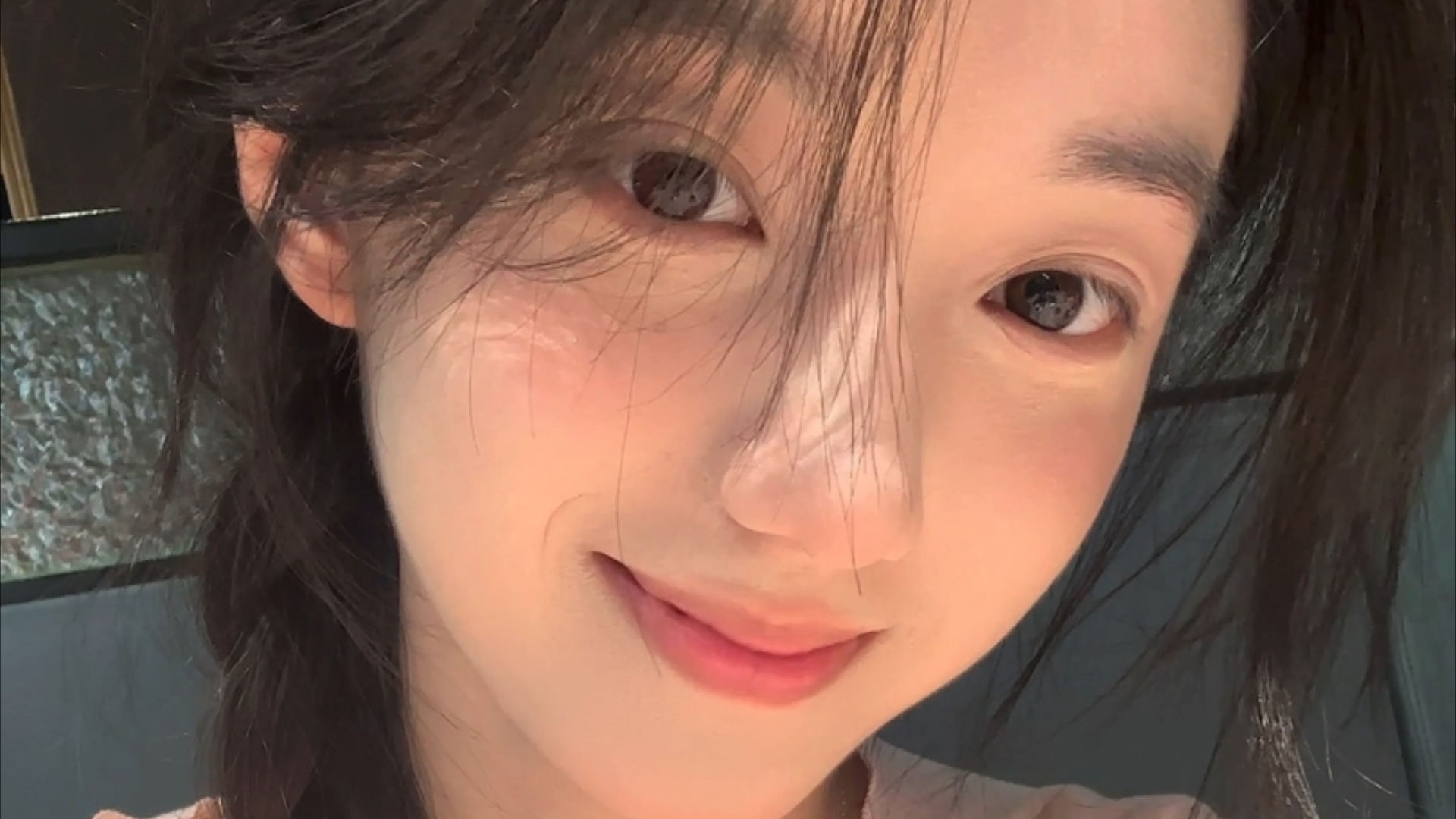 王毅会见伊朗外长阿拉格齐